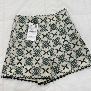 Zara green pattern shorts with tags